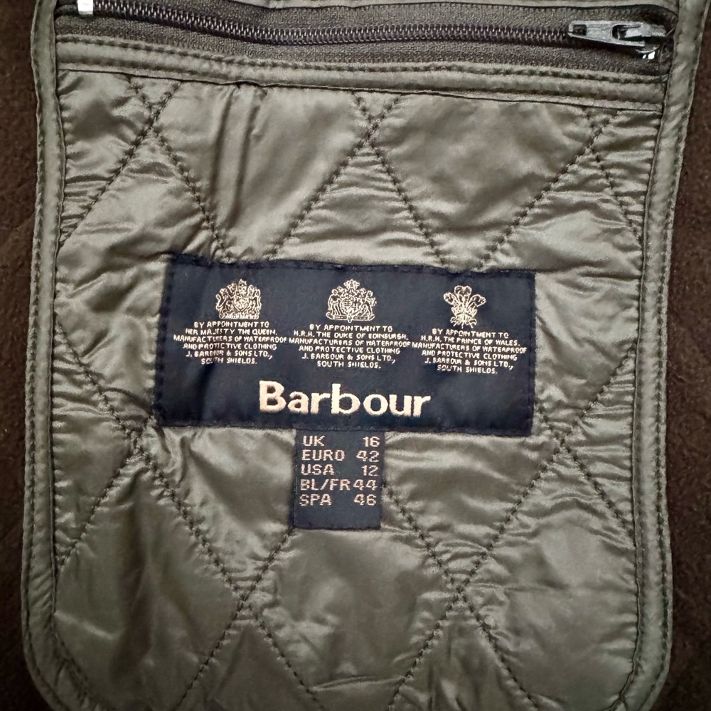 Barbour Otterburn Gilet – Women’s Quilted Vest 
Size: UK16 / US12 - Picture 4 of 4